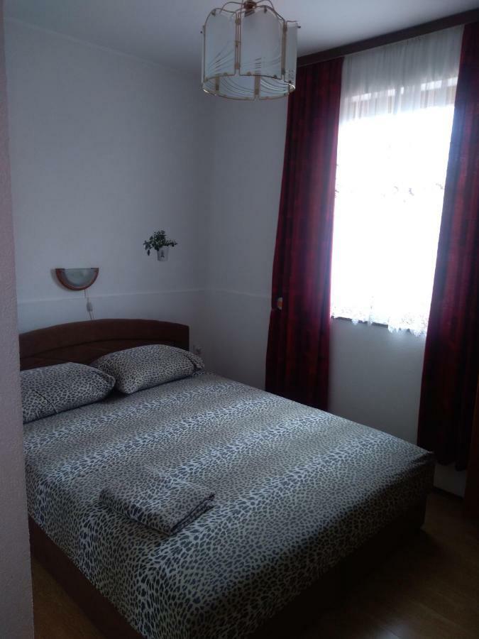 Apartman Edin อูมัค ภายนอก รูปภาพ